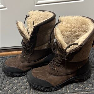Women's Brown Adirondack Ugg Winter Boots 8.5